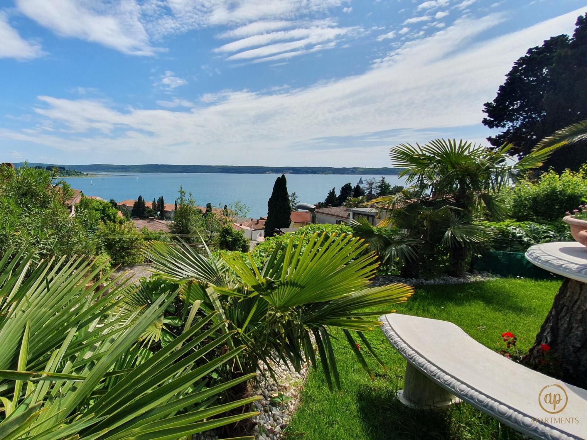 Apartment With Seaview And Garden For 6 Portorož Extérieur photo