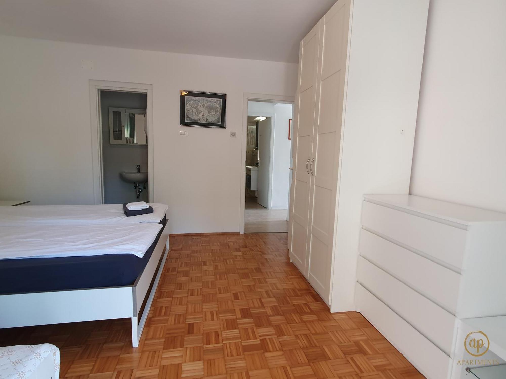 Apartment With Seaview And Garden For 6 Portorož Extérieur photo
